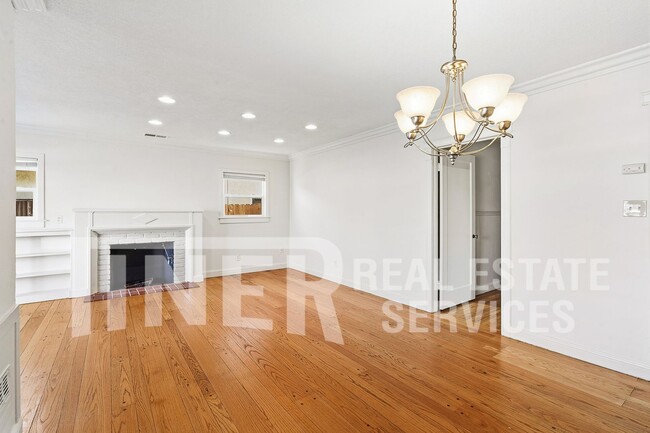 Photo - 2416 60th St