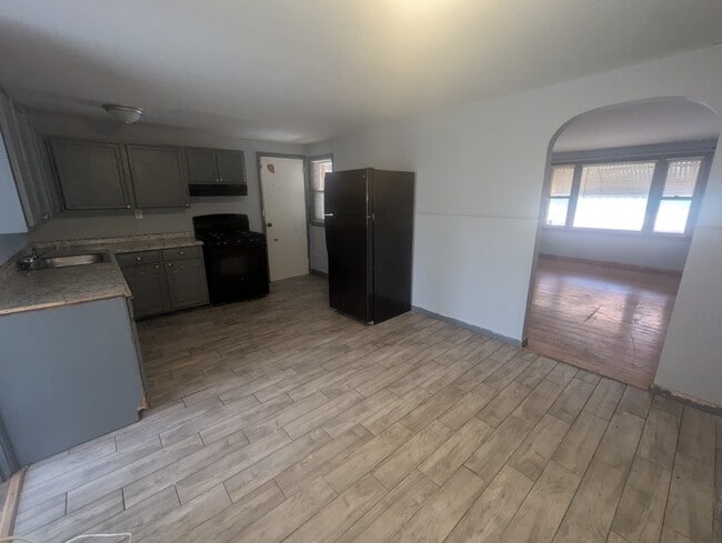 Photo - 247 Fairmont Ave