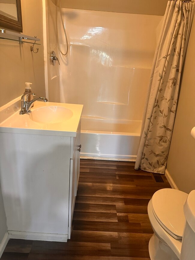 Photo - 11601 US-221