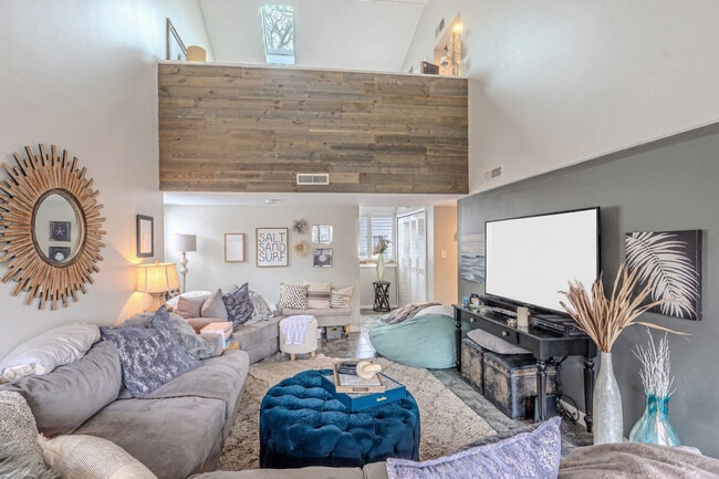 Building Photo - 137 Cordillo Pkwy Unit SI ID1473082P