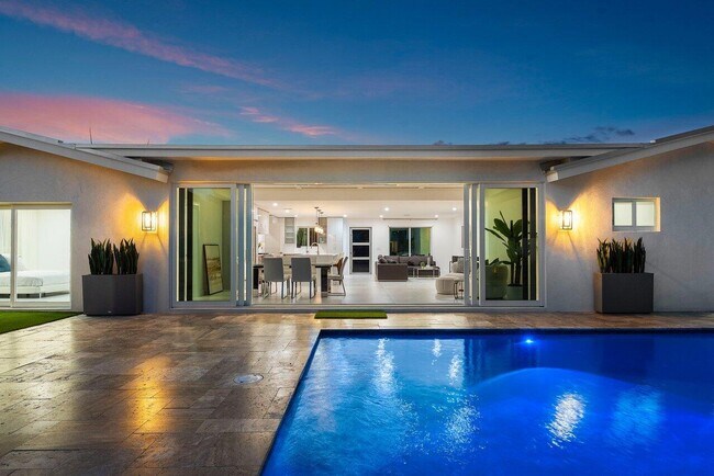 Photo - 902 SW 27th Pl