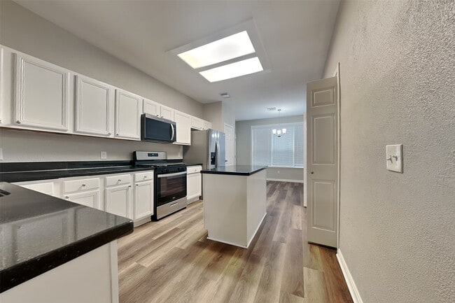 Building Photo - 14422 Bladenboro Dr