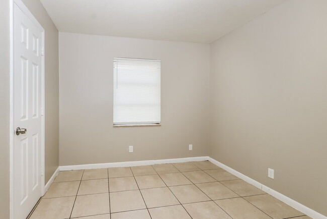 Photo - 1036 W 32nd St