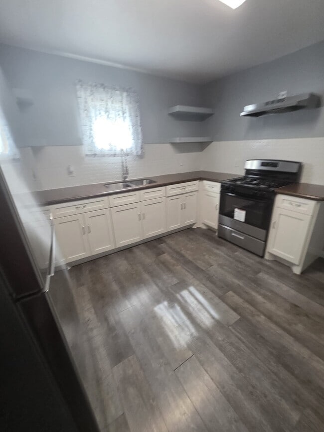 Photo - 2909 King St