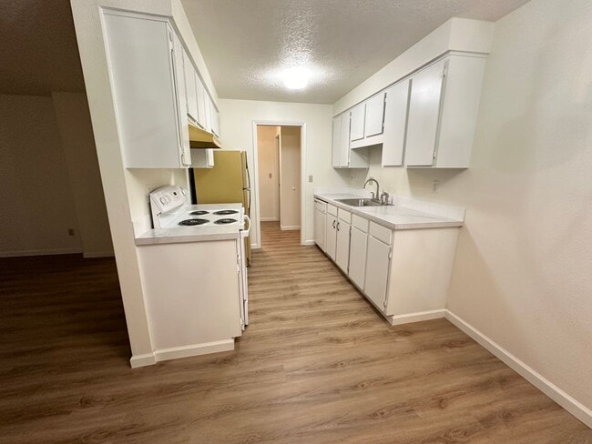 Photo - 2 Bedroom Duplex Off Oleson Road!