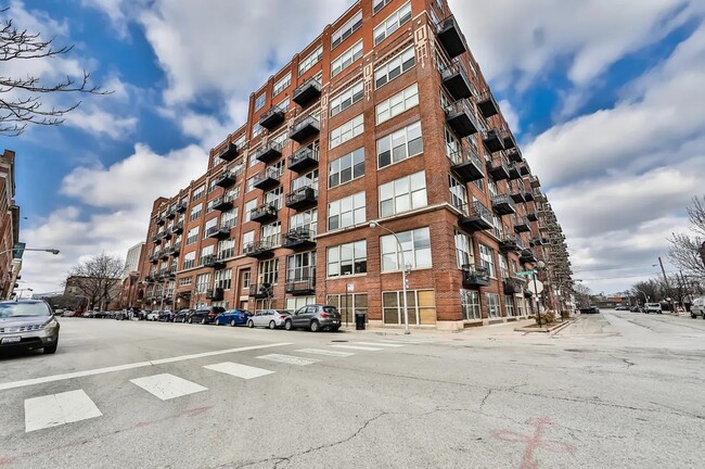 Photo - 1500 W Monroe St Condo Unit 206