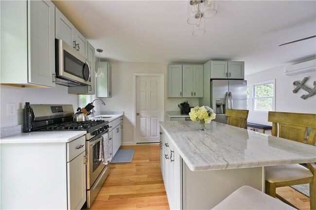 Photo - 46 Maple St