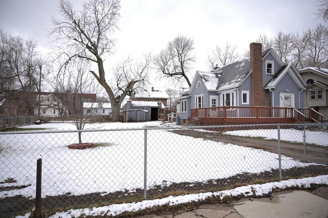 Photo - 2441 Templeton St
