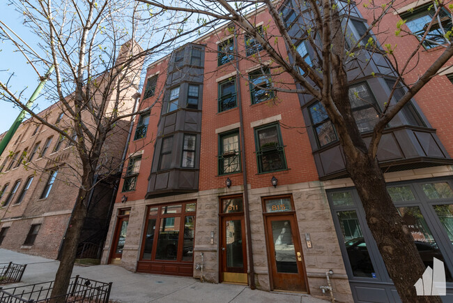Photo - 811 W Superior St Condo Unit 3