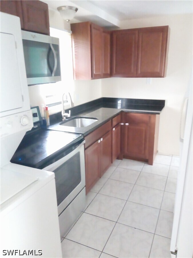 Photo - 10580 6th St N