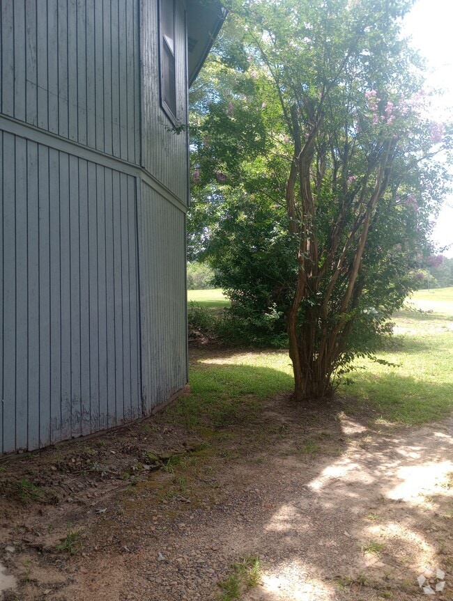 Building Photo - 132 Lindsey Rd Rental