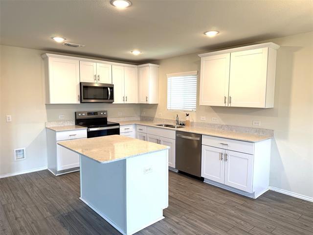 Photo - 472 Lake Erie Dr