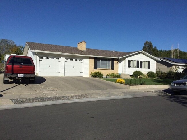 Photo - 7646 S 2920 W House