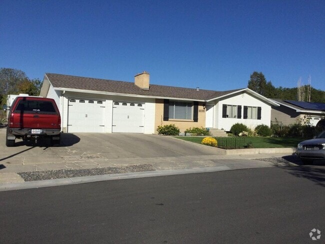 Building Photo - 7646 S 2920 W Rental