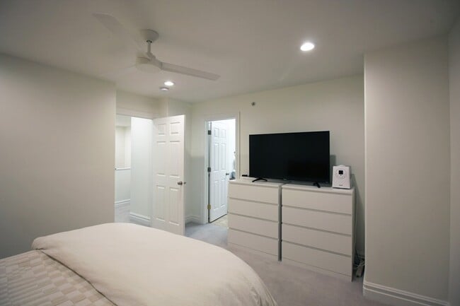 Photo - 625 E 200 S