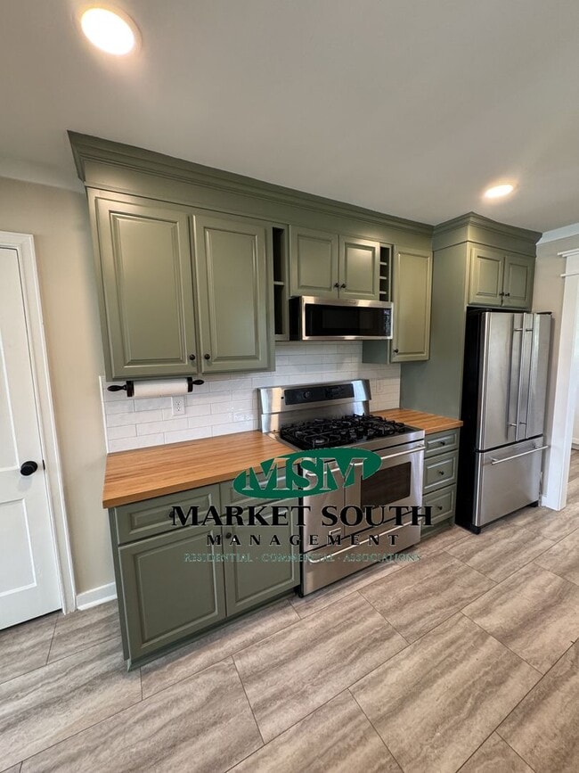 Photo - THUNDERBOLT COTTAGE!- AVAILABLE NOW!