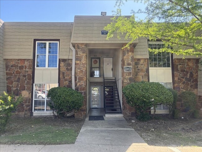 Building Photo - 4313 E 68th St Rental