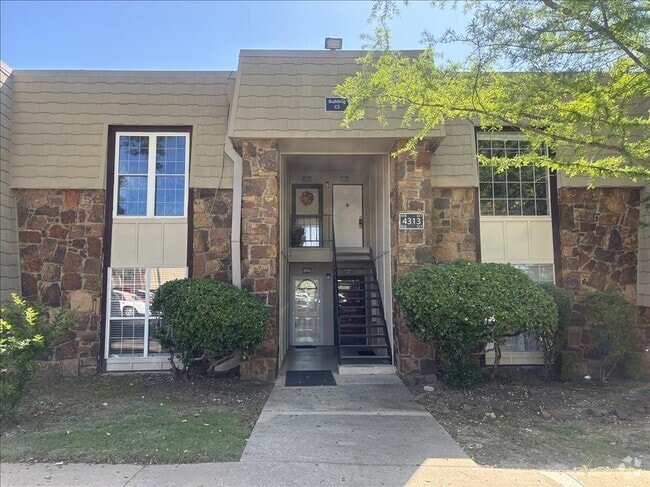 Building Photo - 4313 E 68th St Rental