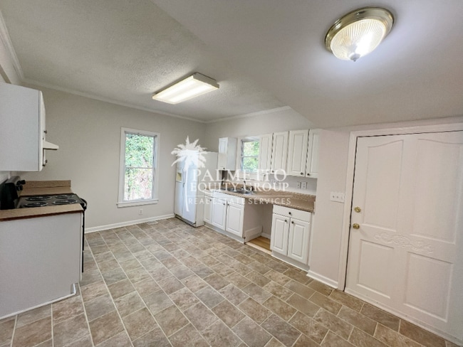 Photo - 823 Silver Ave