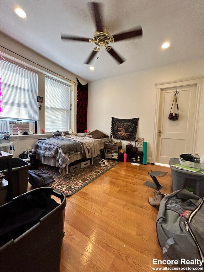 Photo - 240 Kelton St Condo Unit 10
