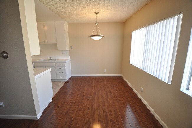 Photo - 24411 Newhall Ave Apartamento Unidad 203