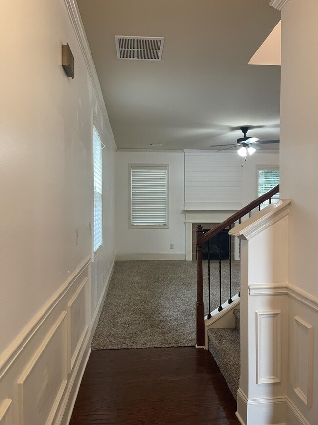 Photo - 765 Westmoreland Ln NE