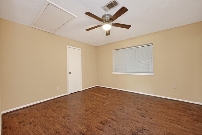 Photo - 1701 Mistletoe Ln