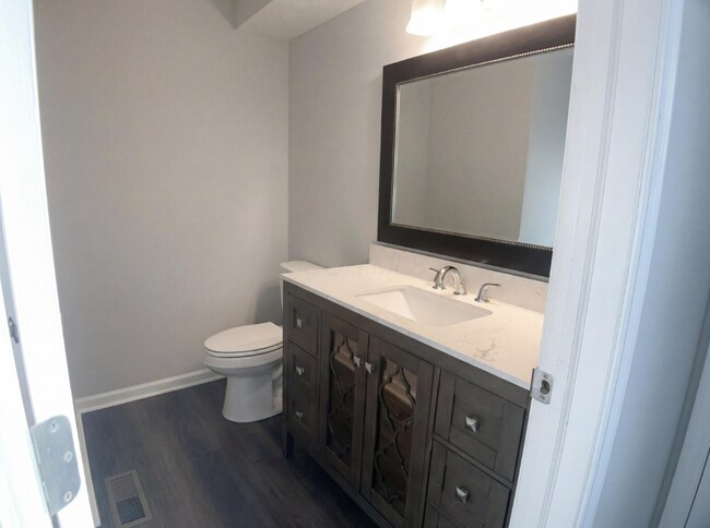 Photo - 6571 Schenk Ave