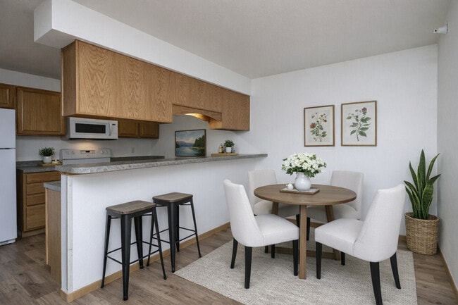 2 BD, 1 BA