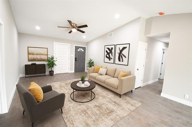 Photo - 1114 W Northgate Dr
