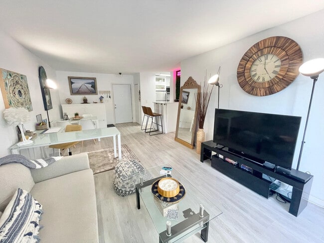 Photo - 3000 Riomar St Unidad 307