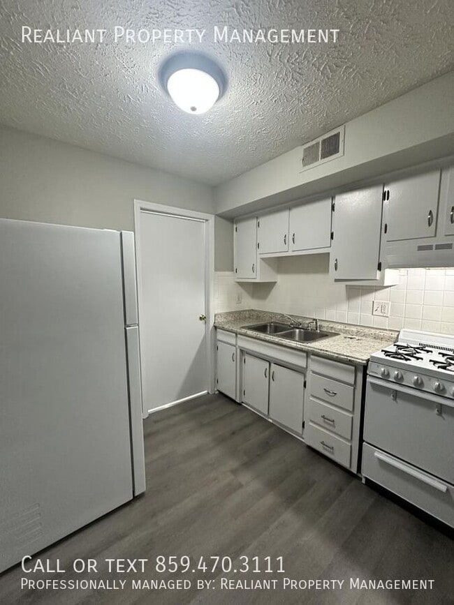 Photo - 208 Lakeshore Dr Unidad 4