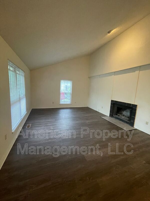 Photo - 4405 S Gum Ave