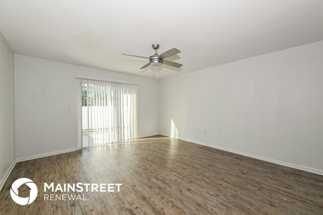 Photo - 524 Eiseman Wy