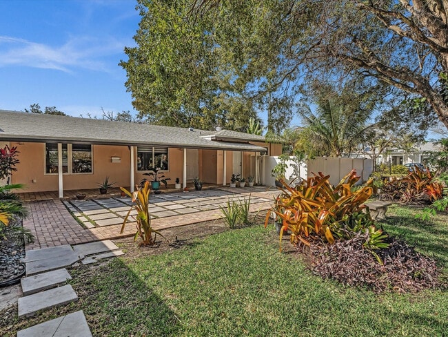 Photo - 2016 NE 14th Ct Unit 2018/B