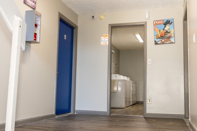 Building Photo - 696 Gordon Smith Blvd