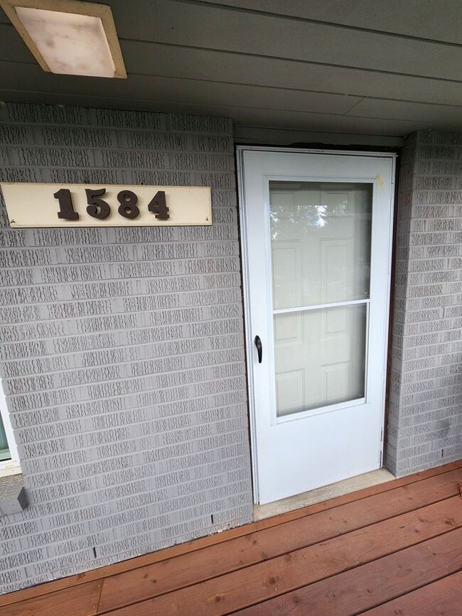 Photo - Thomsen 1580-1584 Unit 1584