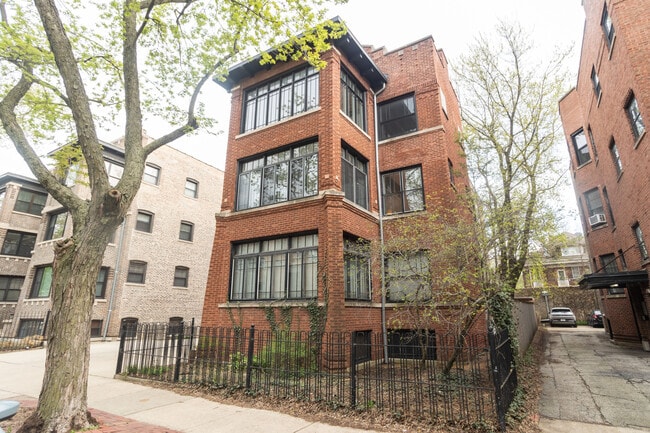 Photo - 901 W Ainslie St Unit 2