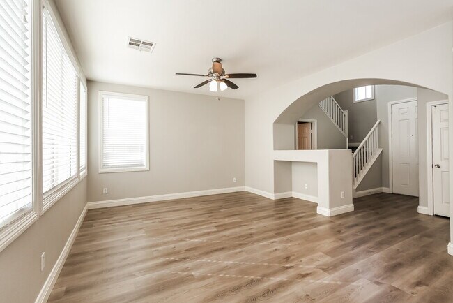 Photo - 1857 Bayhurst Ave