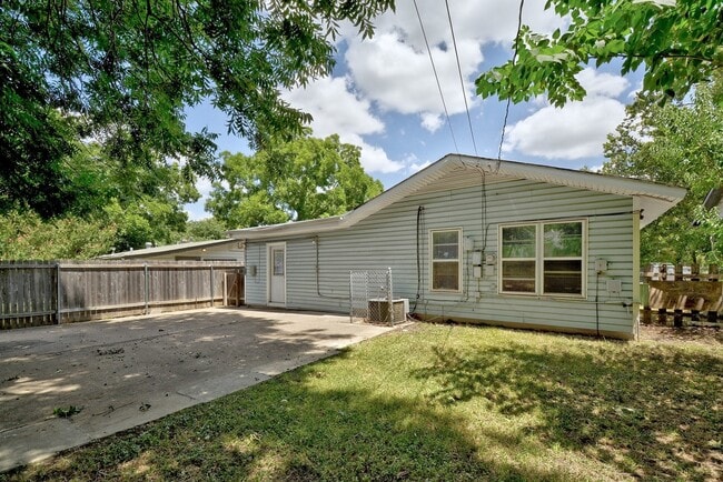Photo - 129 Coleman St Unit 1