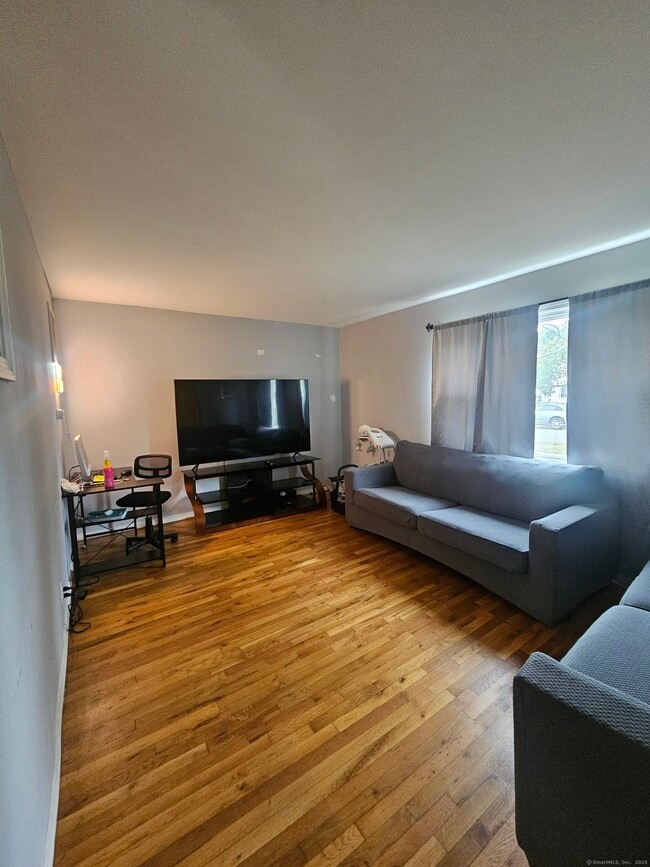 Photo - 258 Larkin Ct