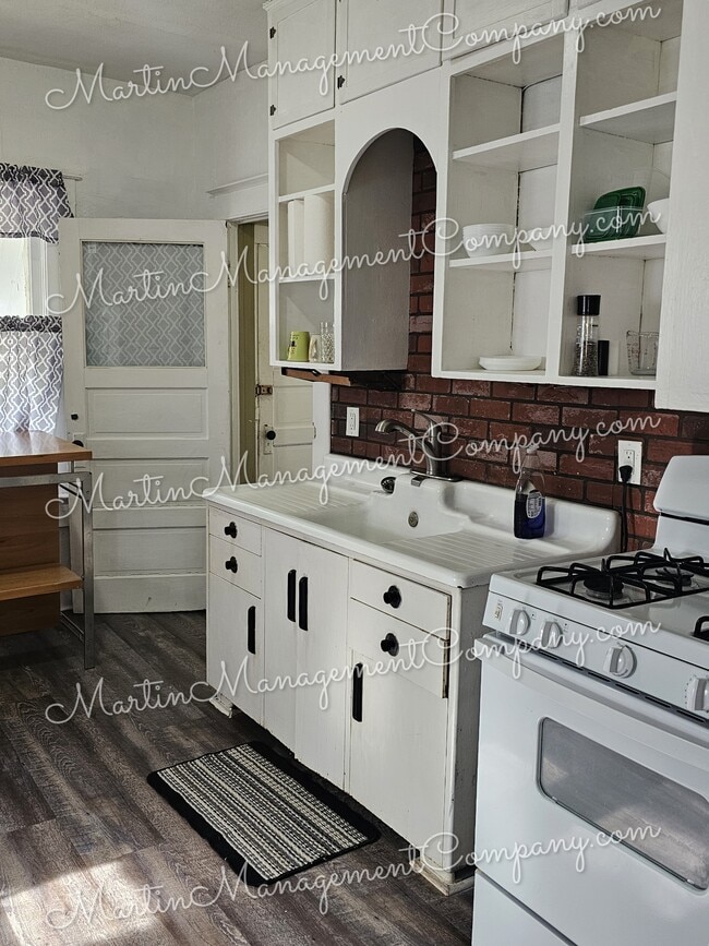 Photo - 1108 E 10th St