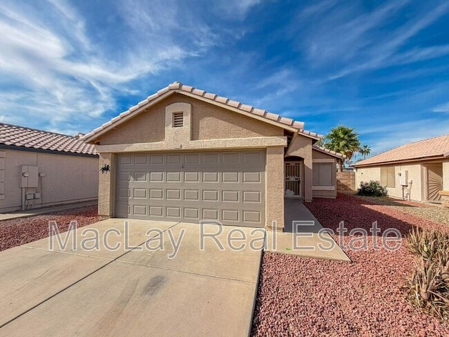 Building Photo - 15724 W Smokey Dr