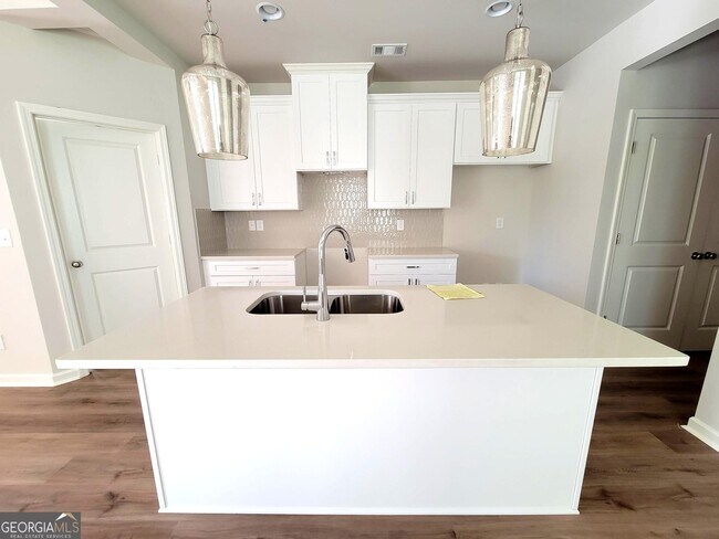 Photo - 2797 Aralynn Wy