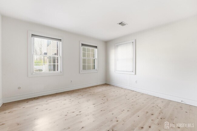 Photo - 50-10 Prospect St