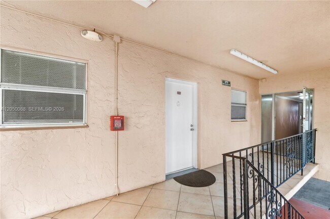 1305 W 53rd St Unit 420