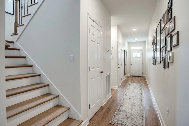 Photo - 2426 24th Ave N