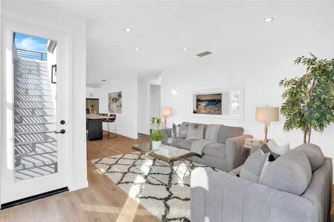 Burton - Burton Apartamento Unidad 1966