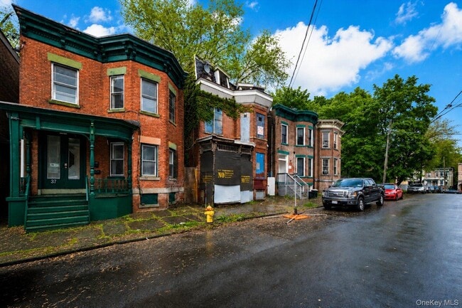 Photo - 37 Lutheran St