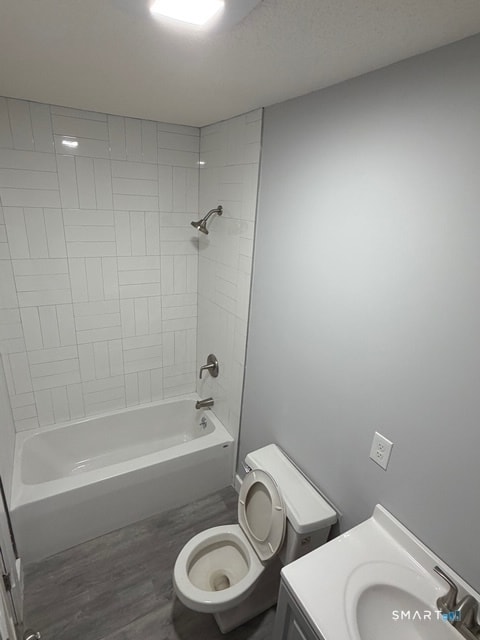 Photo - 122 River Rd